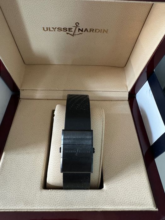 Злато и стомана  Ulysse Nardin Maxi Marine Rose Gold