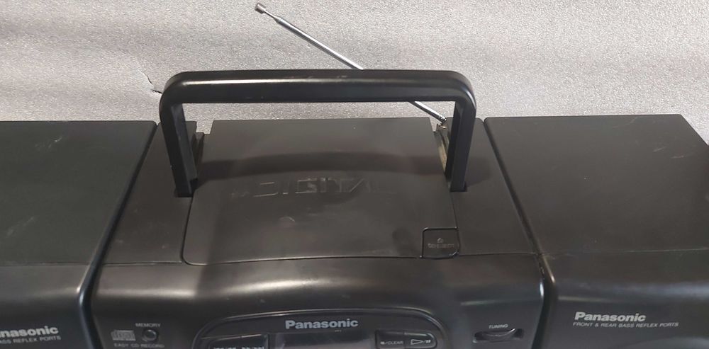 Panasonic RX-DT600 двукасетъчен радиокасетофон със CD плейър