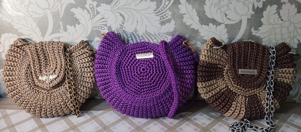 Poșete croșetate manual