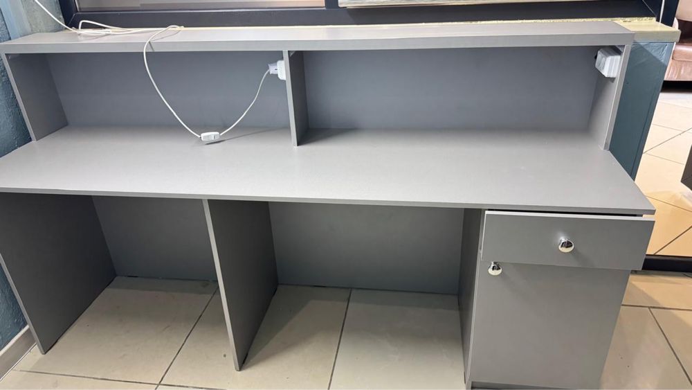 Стол продается .