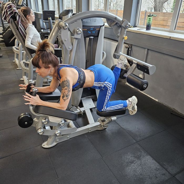 Aparat pentru fesier, ideam sala fitness, studio fitness