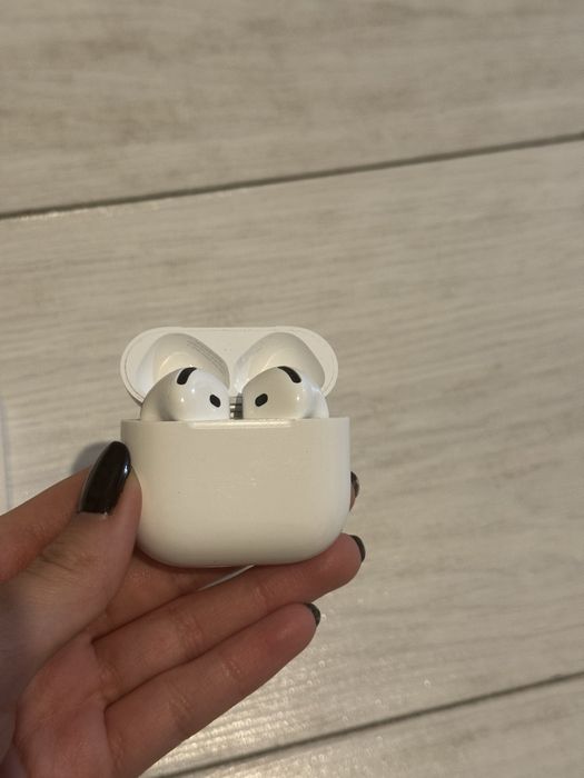 Срочно продам airpods 4