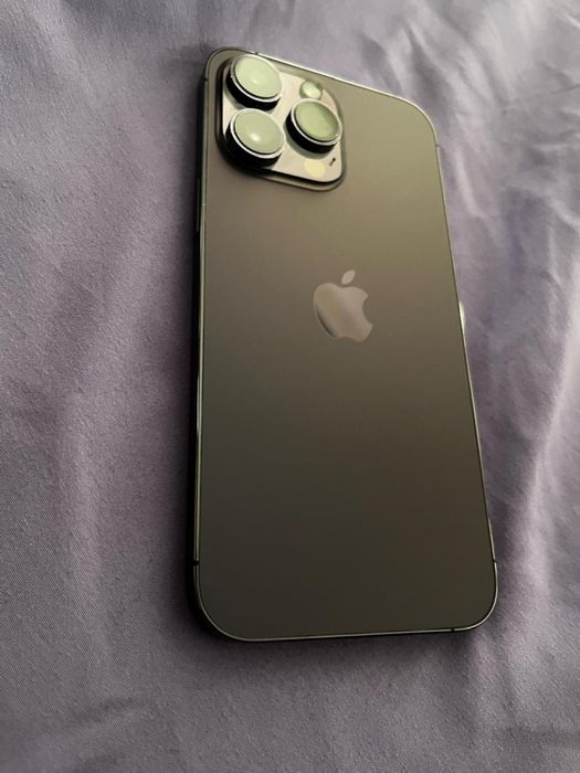 Продам айфон 14промакс срочно !