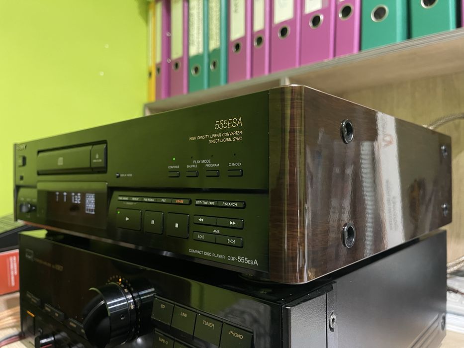 CD плеер SONY CDP-555ESA