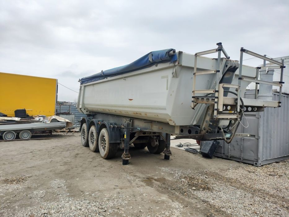 Vând semiremorca basculabila Schimtz