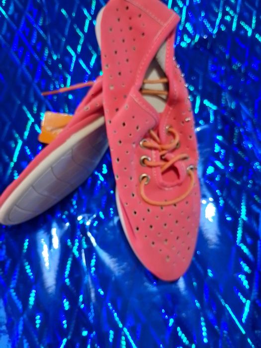 Дамски обувки,кецове,боти