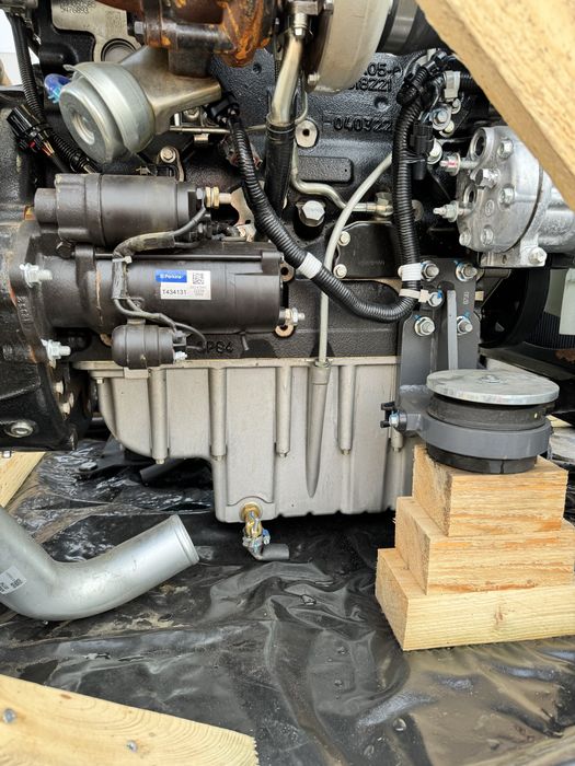 Motor Perkins 1204J-E44TA NOU