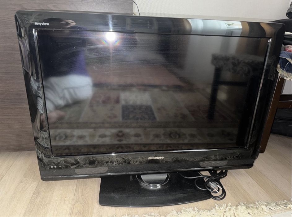 СРОЧНО продаю телевизор Hisense