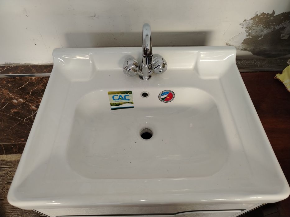 Раковина с тумбой - в новым состаянии | Rakovina - shkaf bilan yangi