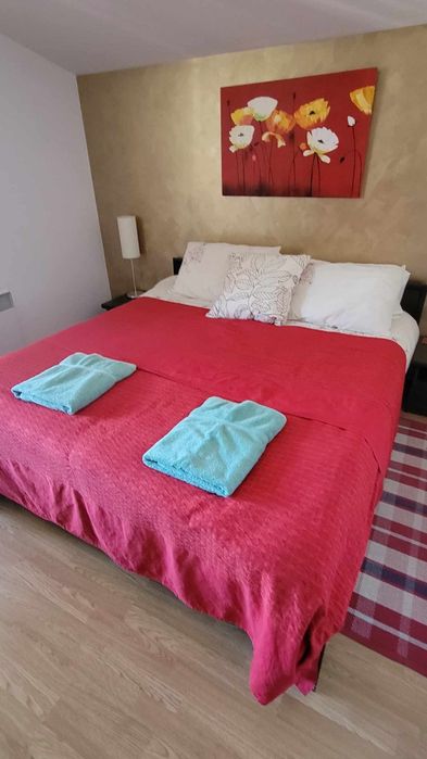 Спалня 160х200 матрак, две легла, нощни шкафчета и гардероби