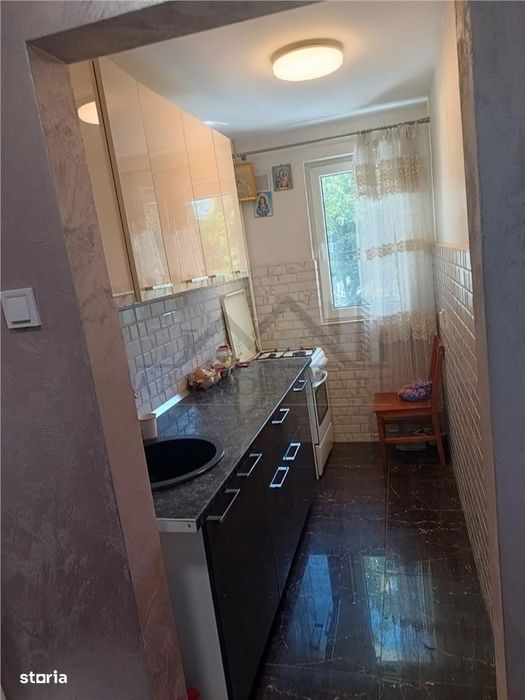 Apartament 2 camere etajul 1 zona Podu Ros