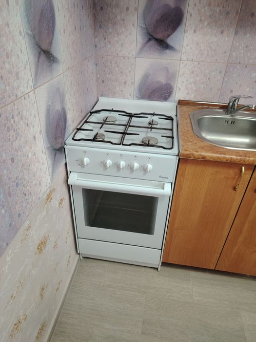 Продам газ плиту