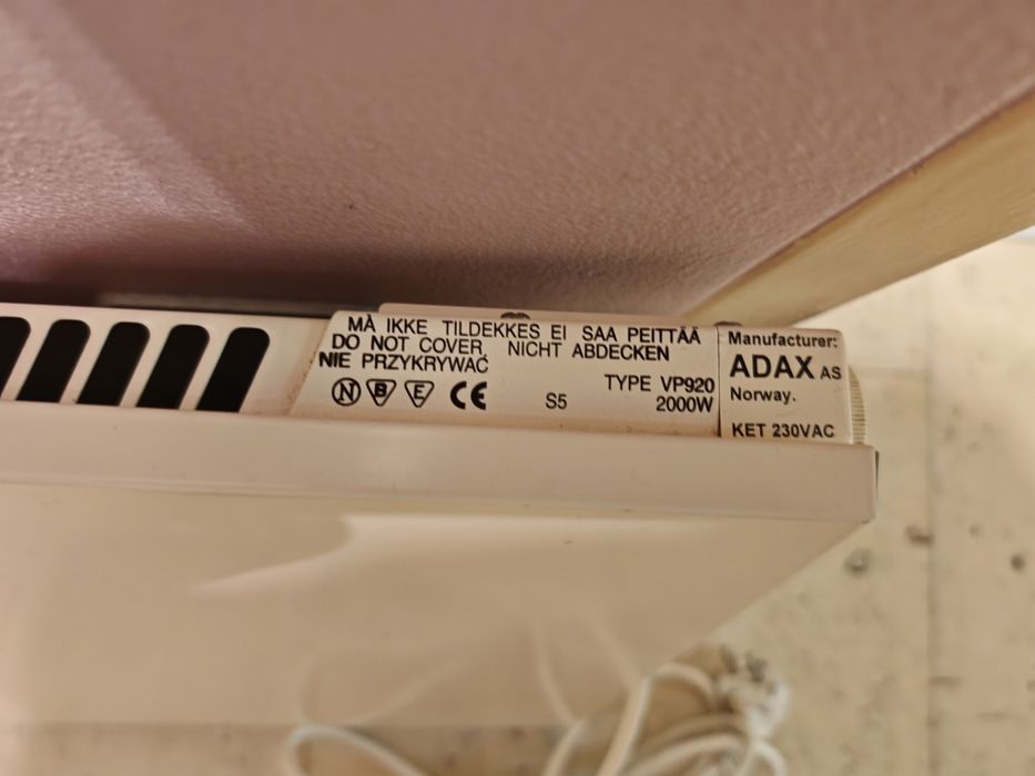 Конвектор Адакс - Adax vp 920  -  2000 вата. 1 брой.