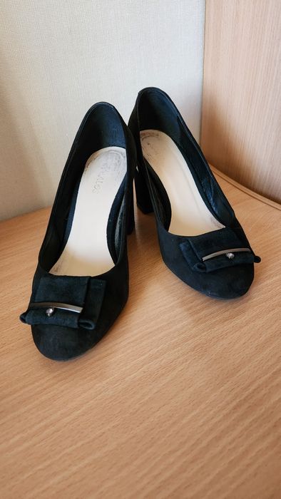 Продам туфли женские