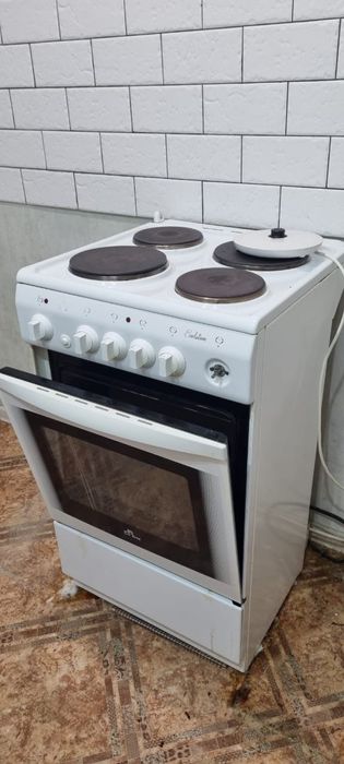 Продам эл.плиту с духовкой
