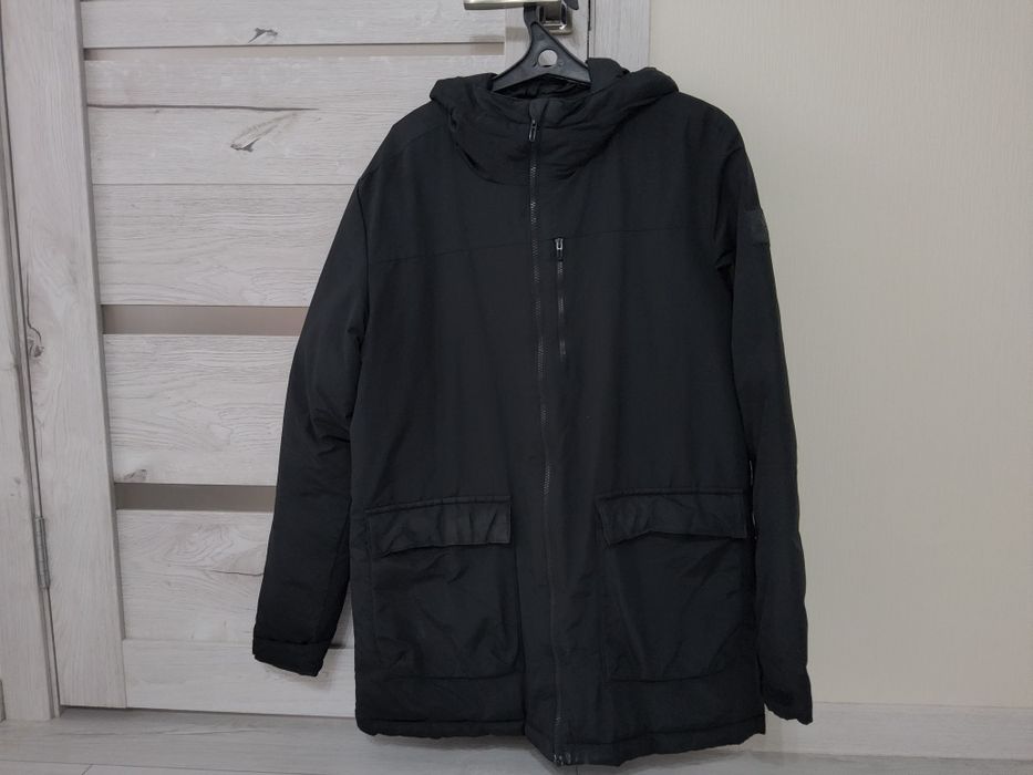 Продам куртку adidas.