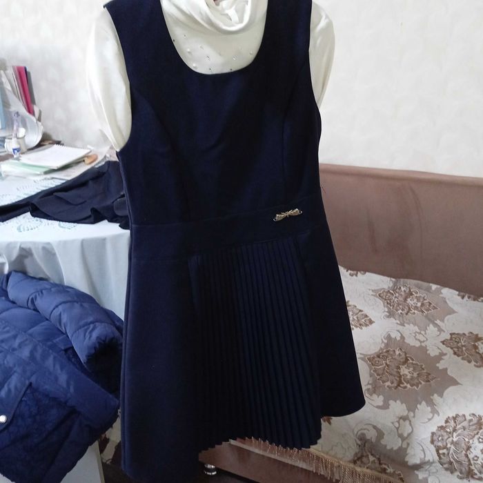 Продаю форму для девочки 4 класс