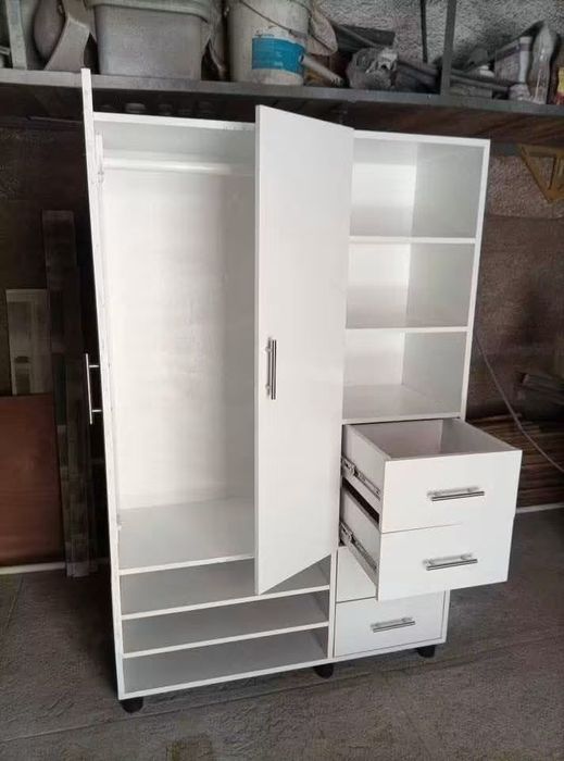 Сглобяване на мебели