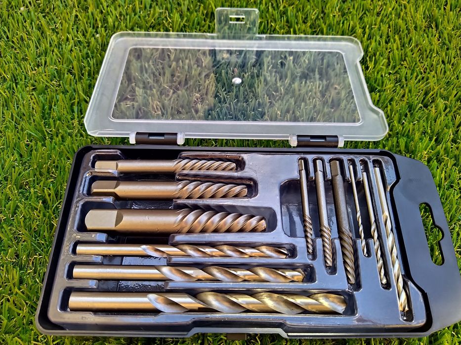 Trusa 12 extractoare suruburi rupte 12 piese burghie metal