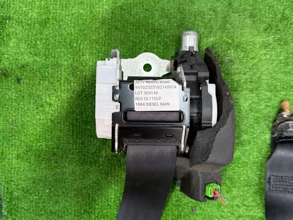 CENTURA SIGURANȚĂ SPATE STANGA VOLVO XC60 2011 2.0 DIESEL COD OEM 39801840 34031471 2010-2014