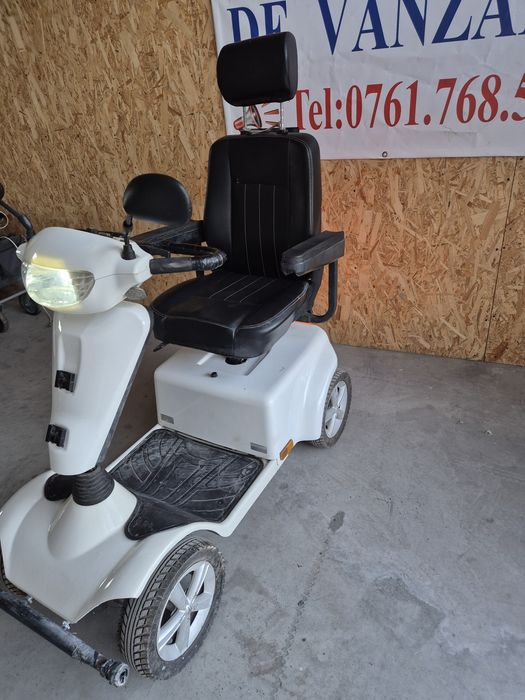 Cărucior scuter electric pentru persoane cu dizabilități sau bătrâni