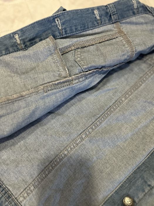 Geacă din denim cu ținte și aplicații
