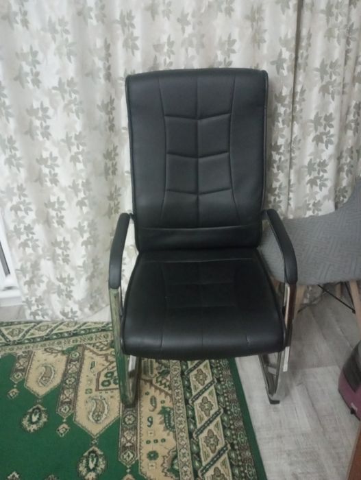 Кресло черное б/у