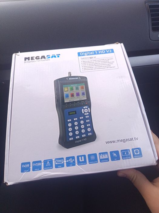 Mega Sat. Aparat de măsurare și reglaj satelit și funcție de TV live