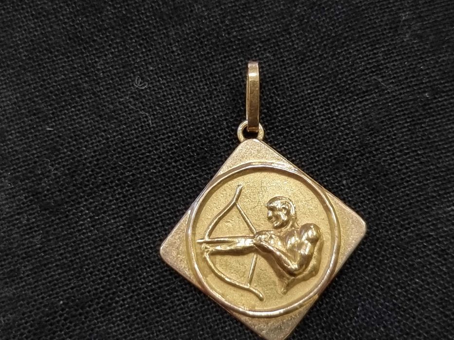 Златна плочка "Стрелец" 18К