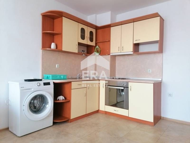 Дава се под наем Двустаен апартамент в Поморие - 54 кв.м за 253.98 € - Снимка #1