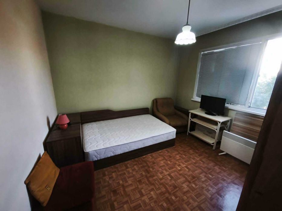 Продавам двустаен апартамент 65 кв. м. кв. Казански