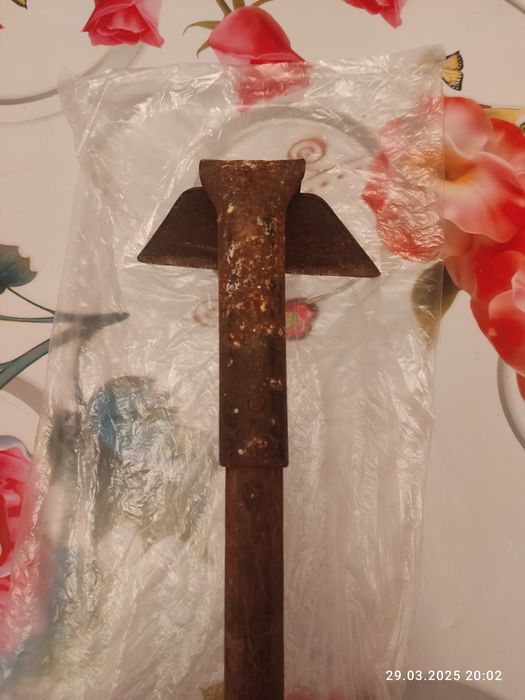 Лопаты, тяпки, Вилы.