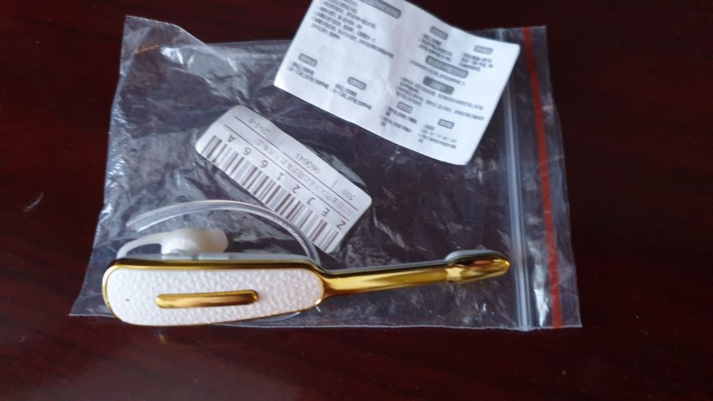 Продам блютуз наушники