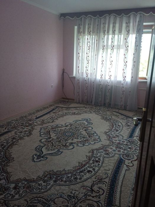 Чевар томонда жойлашган 2 хонали квартира ижарага берилади