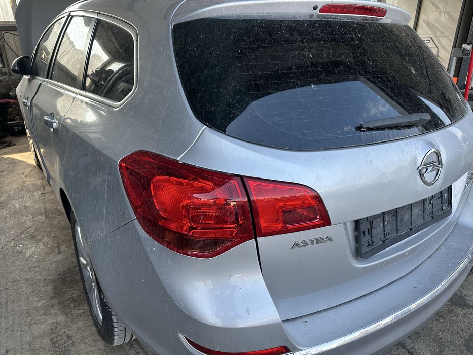 Стоп/Стопове за Опел Астра J комби!!!