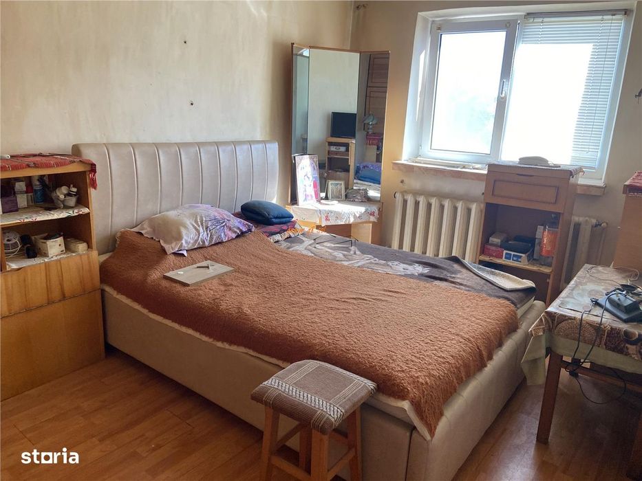 Apartament 2 camere , zona b- dul Independentei , et 1 din 4 , decoman