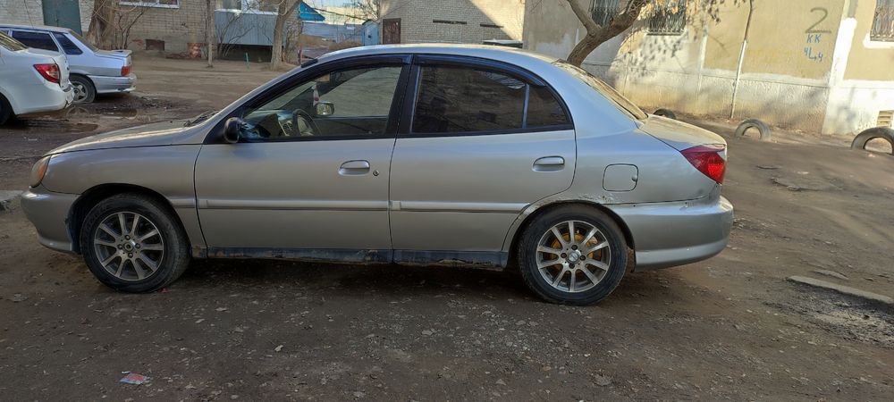 Кия рио 2001г. 1.5