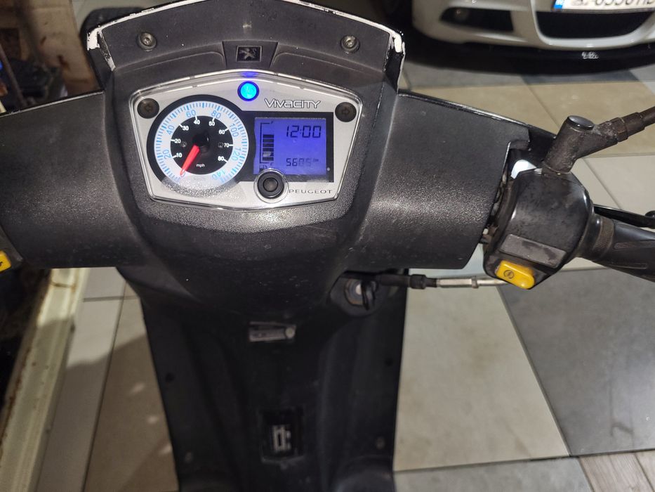 Скутер пежо вивасити