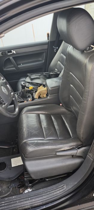 VW Touareg 2.5 TDI (7L) – На части