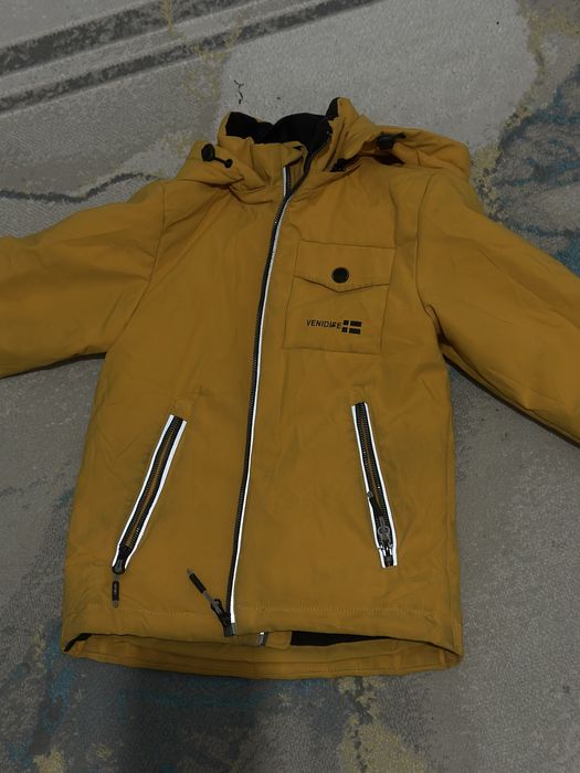 Отдам куртка (ветровка)