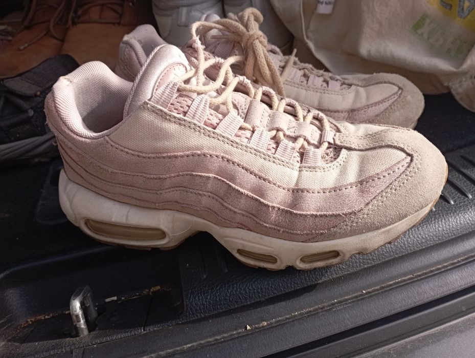 Vând adidași femei