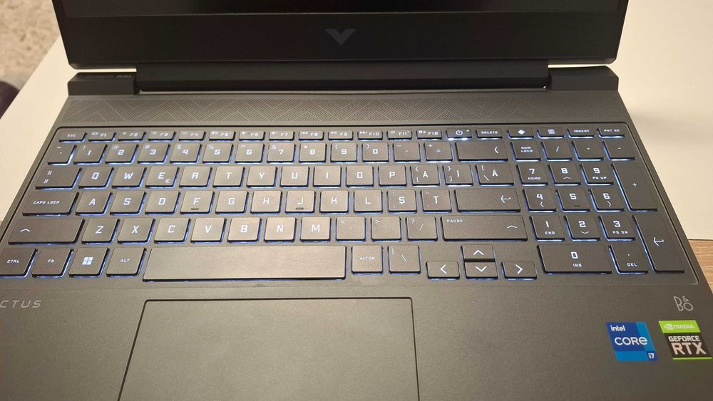 Laptop Gaming HP Victus i7-13620H/16GB RAM/512GB SSD/RTX4060 8GBCa nou