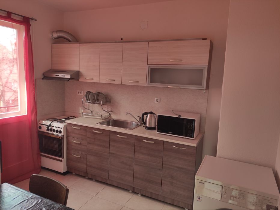 Дава се под наем Двустаен апартамент в Пловдив, Младежки Хълм - 80 кв.м за 408 € - Снимка #2