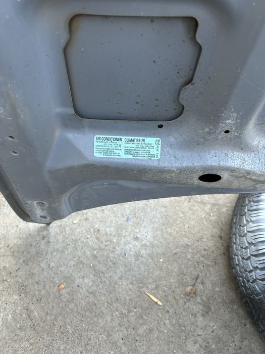 Капот на субару форестер