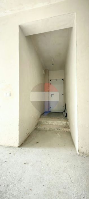 Гараж и открито паркомясто Център, гр.Варна ЙГ