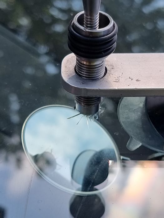 Reparații parbrize ciobituri fisuri crapaturi