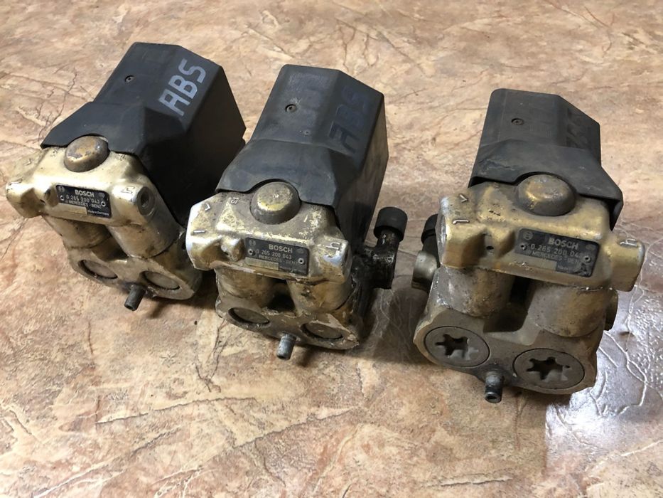 Продам запчасти Мерс124!