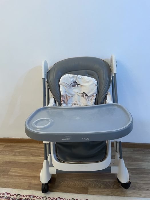 Детский стол для кормления продам дешево!