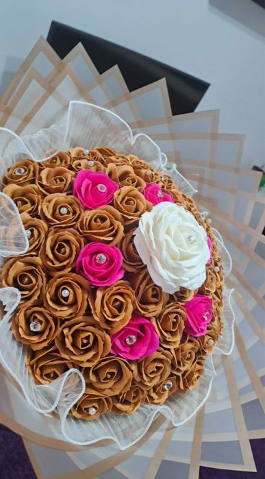 Buchete trandafiri pentru ocazii speciale