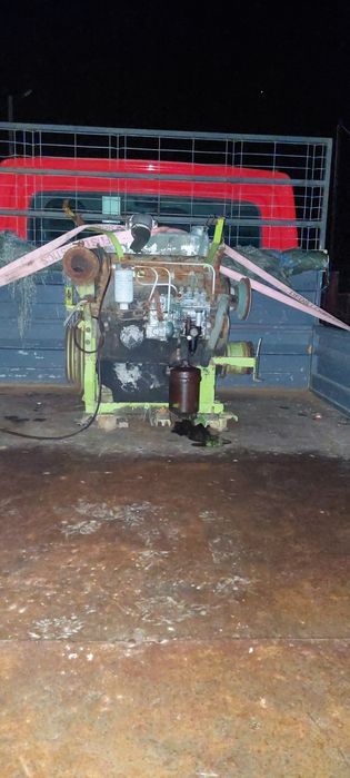 Vând  motor Mercedes